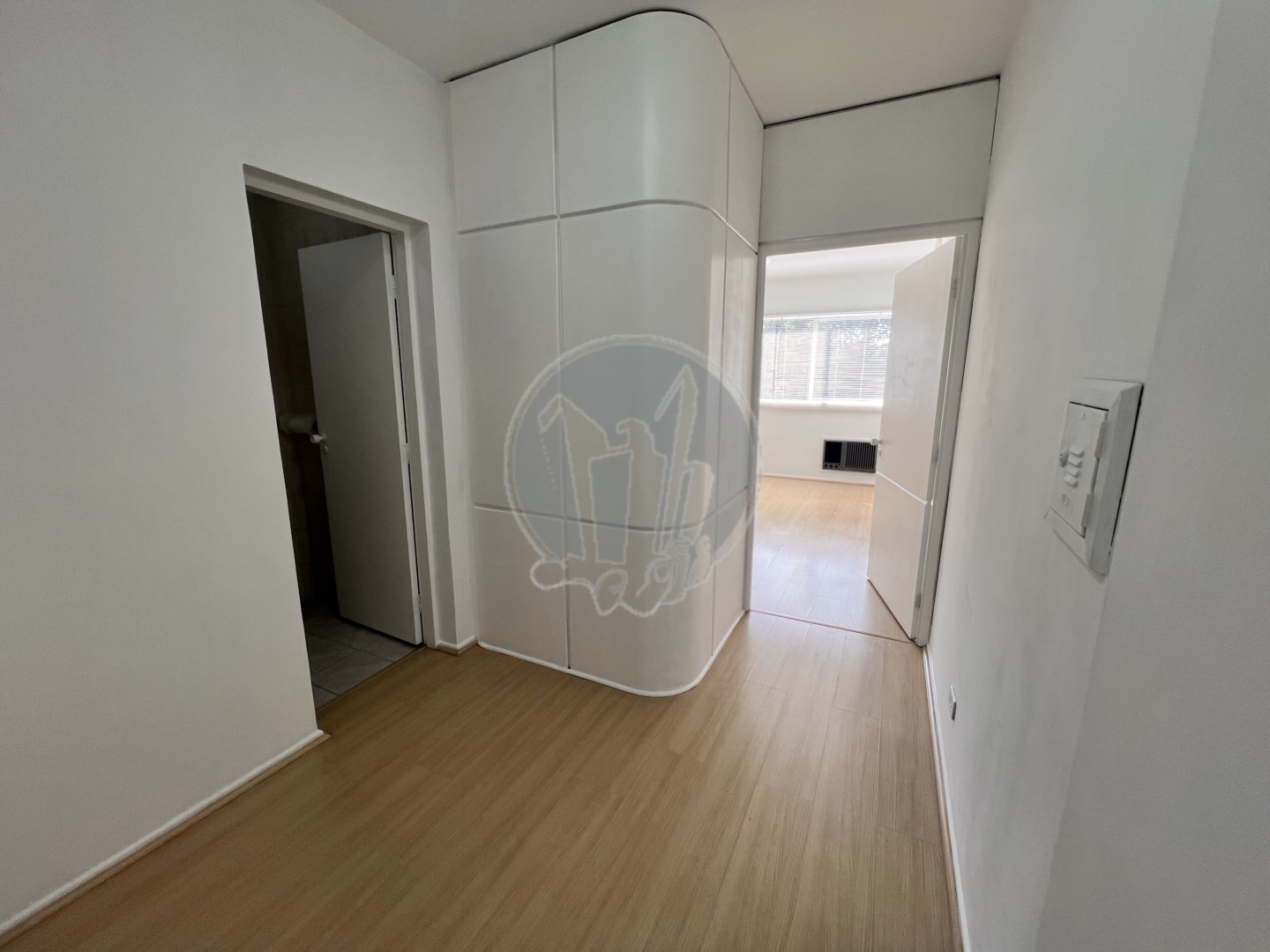 Conjunto Comercial para venda no Hugo Lange em Curitiba com 66m² por R$ 220.000,00