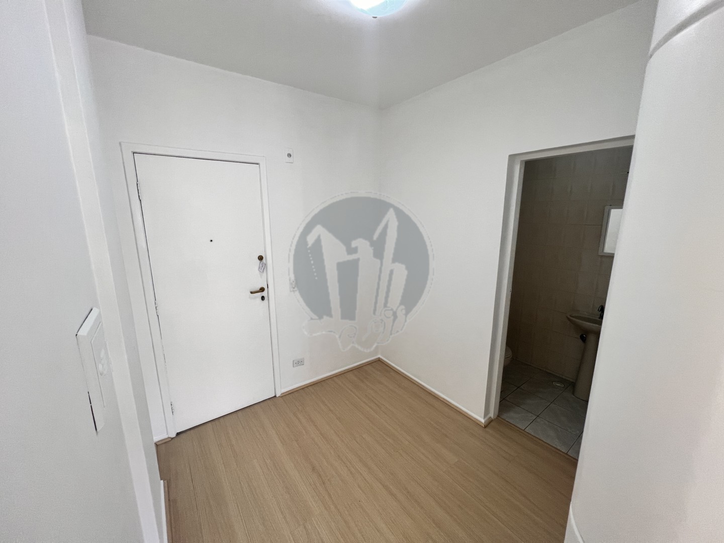 Sala/Conjunto Comercial à venda em Hugo Lange, Curitiba — Portal Chave Fácil