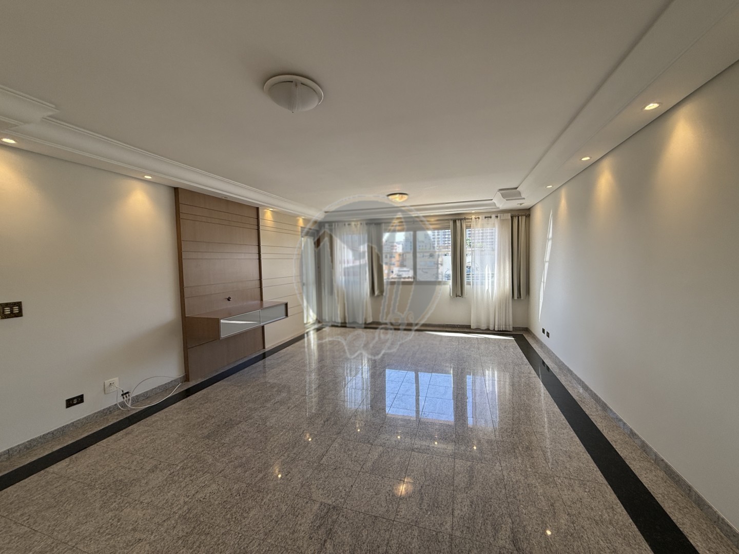 Apartamento para locacao no Alto da Gloria em Curitiba com 246,23m² por R$ 6.125,00