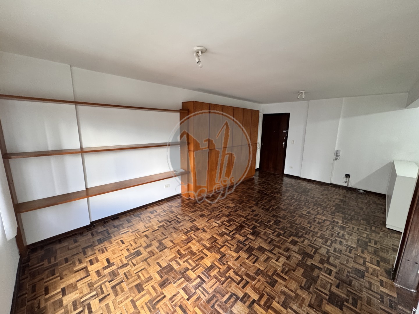 Apartamento para locacao no Centro em Curitiba com 50,91m² por R$ 1.975,00