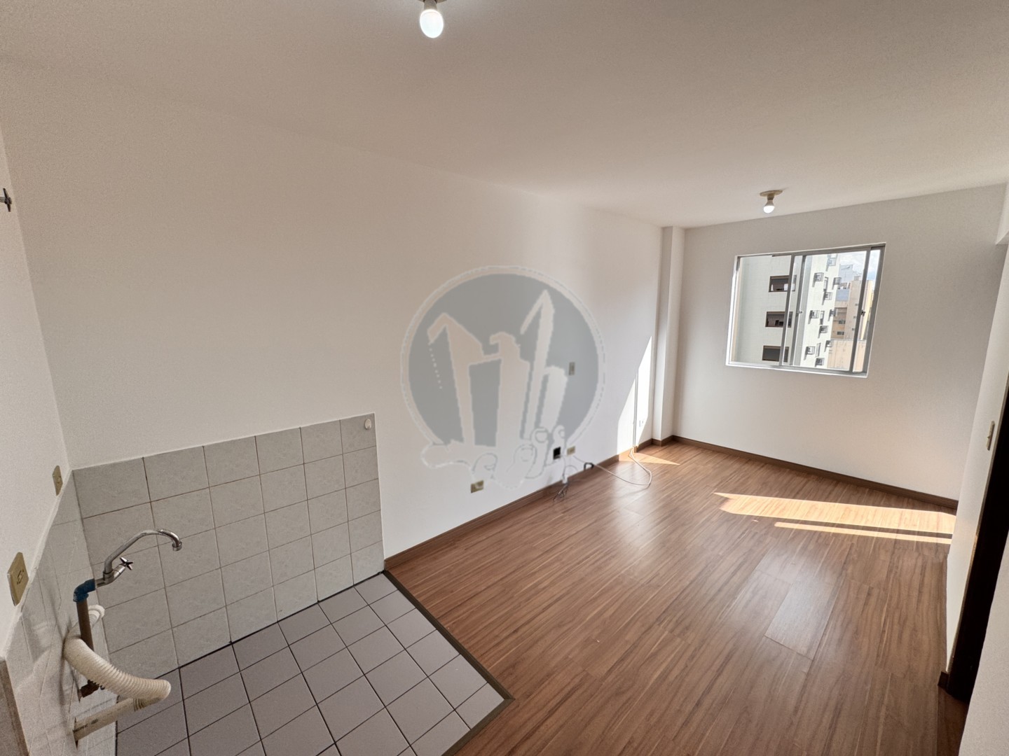 Studio para venda no Centro em Curitiba com 33,2m² por R$ 220.000,00