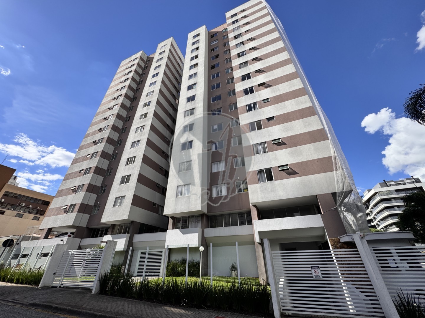 Apartamento para locacao no Agua Verde em Curitiba com 55,57m² por R$ 2.875,00