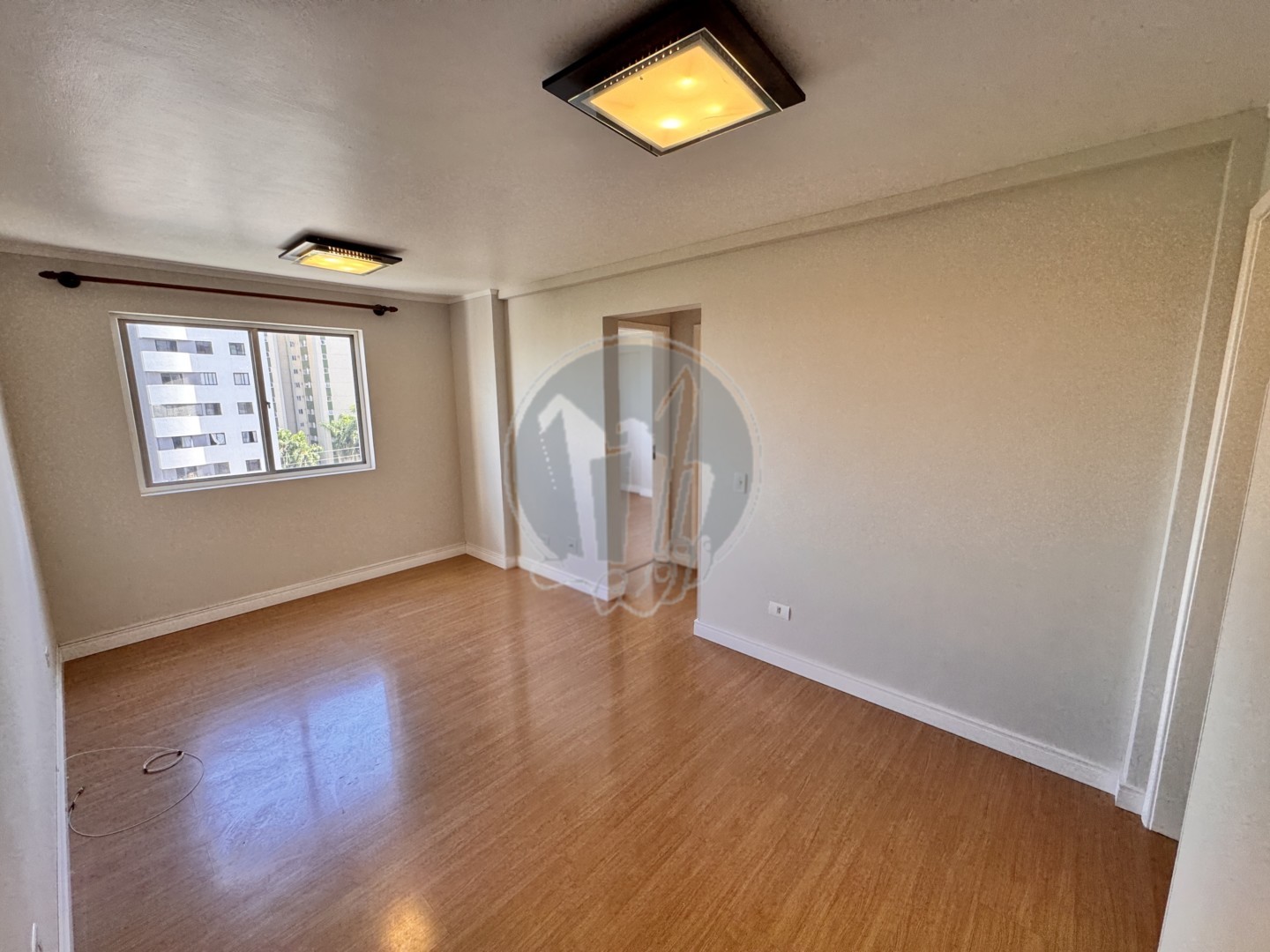 Apartamento para locacao no Agua Verde em Curitiba com 55,57m² por R$ 2.875,00