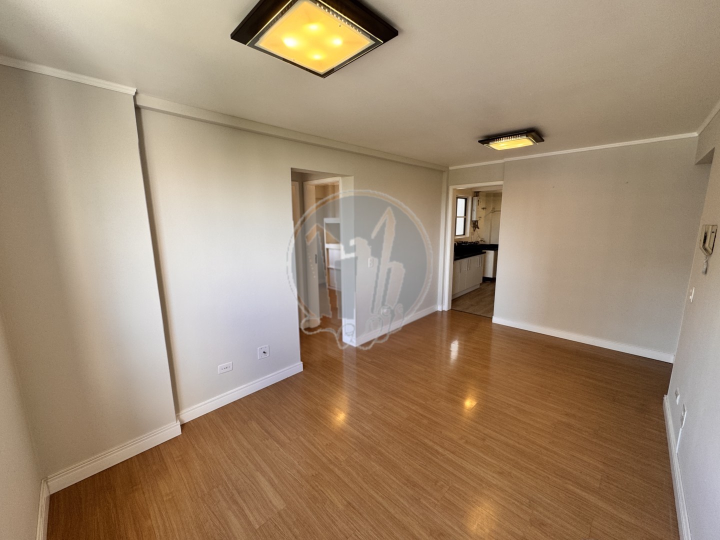 Apartamento para locacao no Agua Verde em Curitiba com 55,57m² por R$ 2.625,00