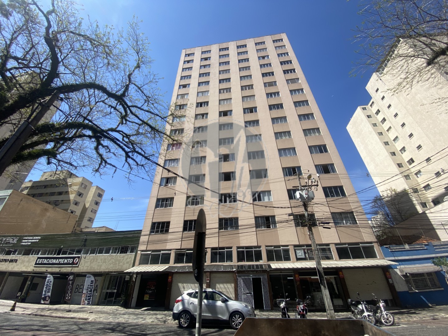 Apartamento para locacao no Centro em Curitiba com 48m² por R$ 1.750,00