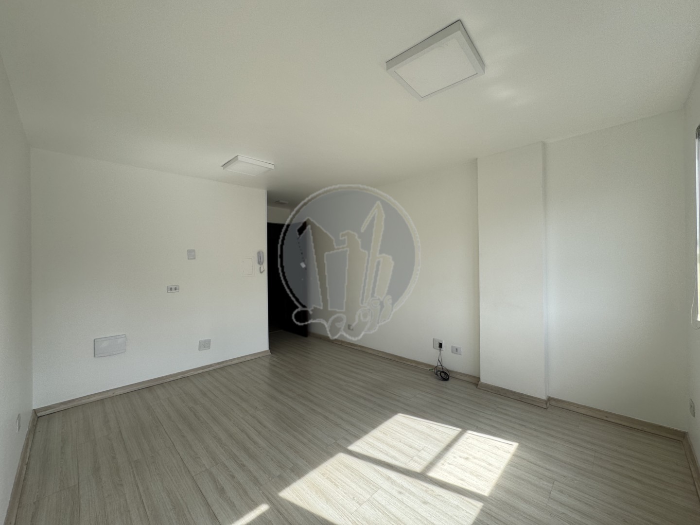 Conjunto Comercial para venda no Centro em Curitiba com 27,6m² por R$ 160.000,00