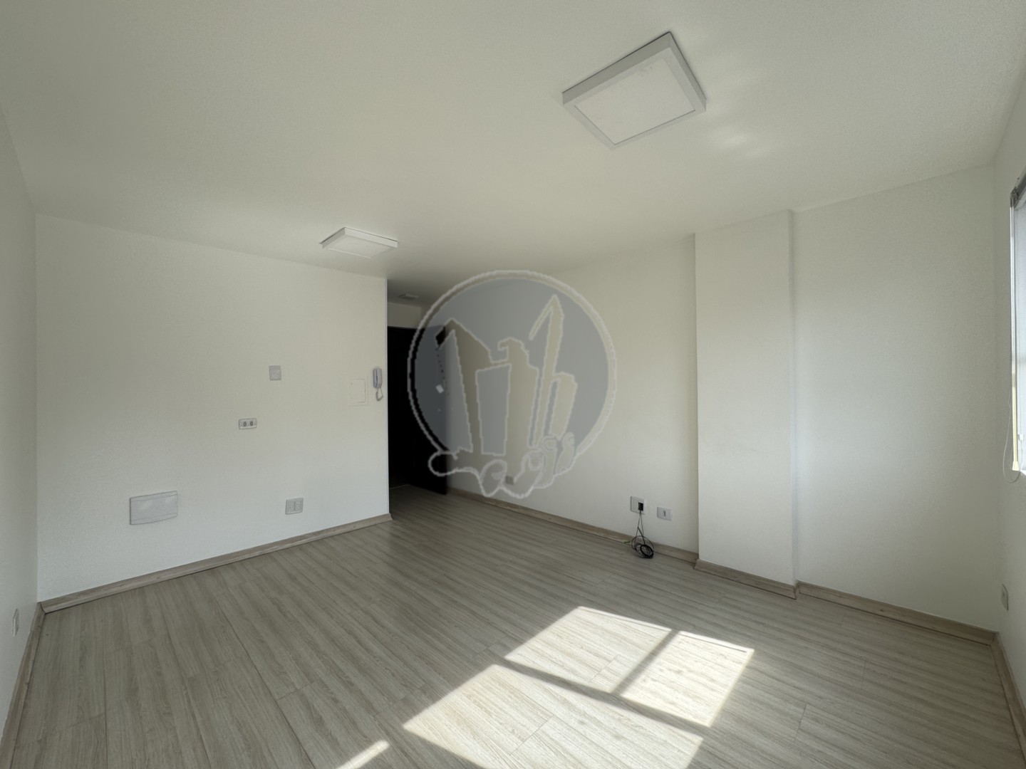 Conjunto Comercial para venda no Centro em Curitiba com 27,6m² por R$ 160.000,00