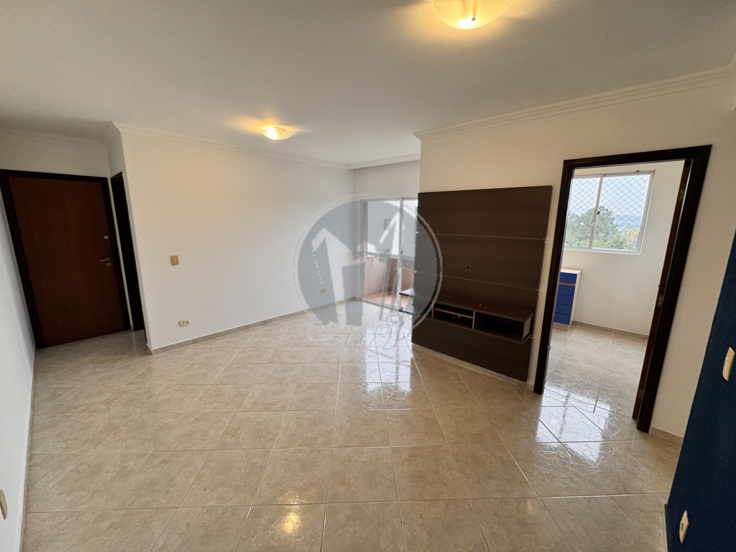 Apartamento para locacao no Uberaba em Curitiba com 76,18m² por R$ 2.875,00