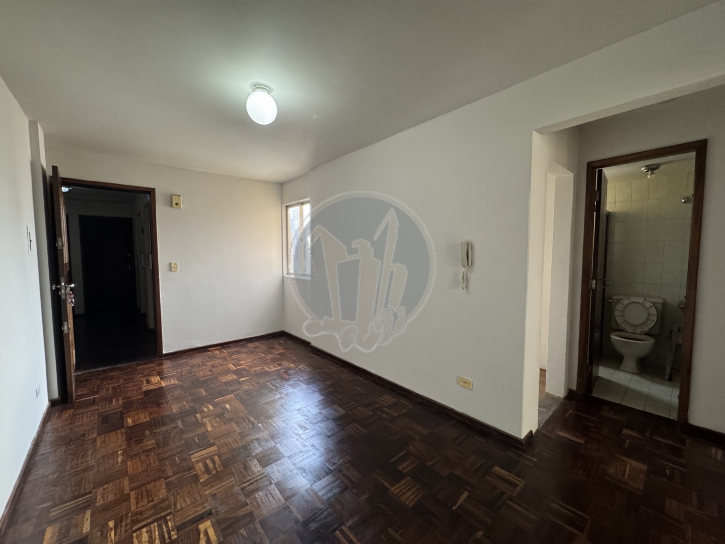 Apartamento para locacao no Centro em Curitiba com 52m² por R$ 1.625,00