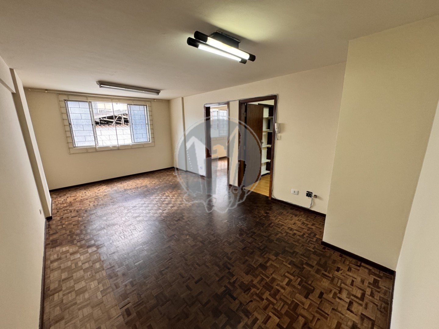 Apartamento para locacao no Centro em Curitiba com 48m² por R$ 2.000,00