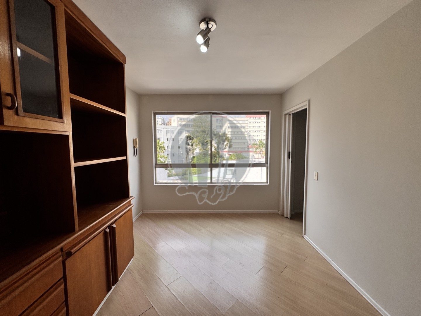 Apartamento para locacao no Centro em Curitiba com 44,5m² por R$ 1.875,00