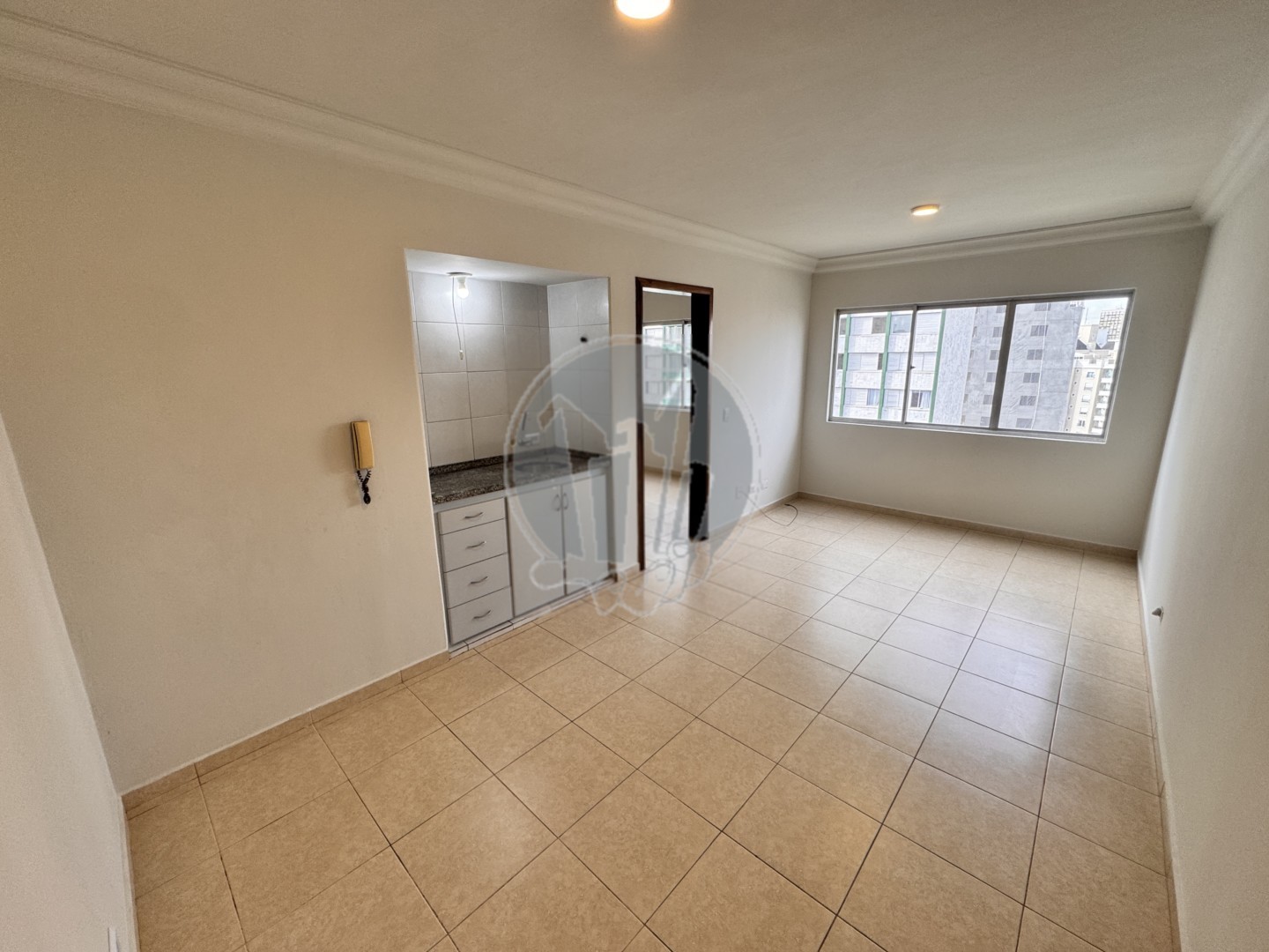 Apartamento para locacao no Centro em Curitiba com 40,7m² por R$ 1.687,50