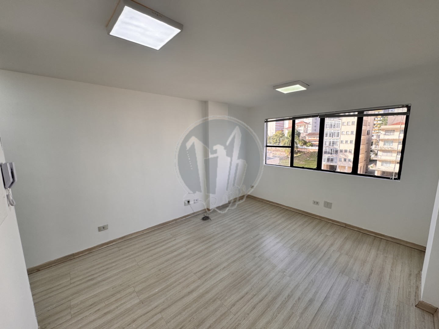 Sala/Conjunto Comercial para alugar em Centro, Curitiba — Portal Chave Fácil