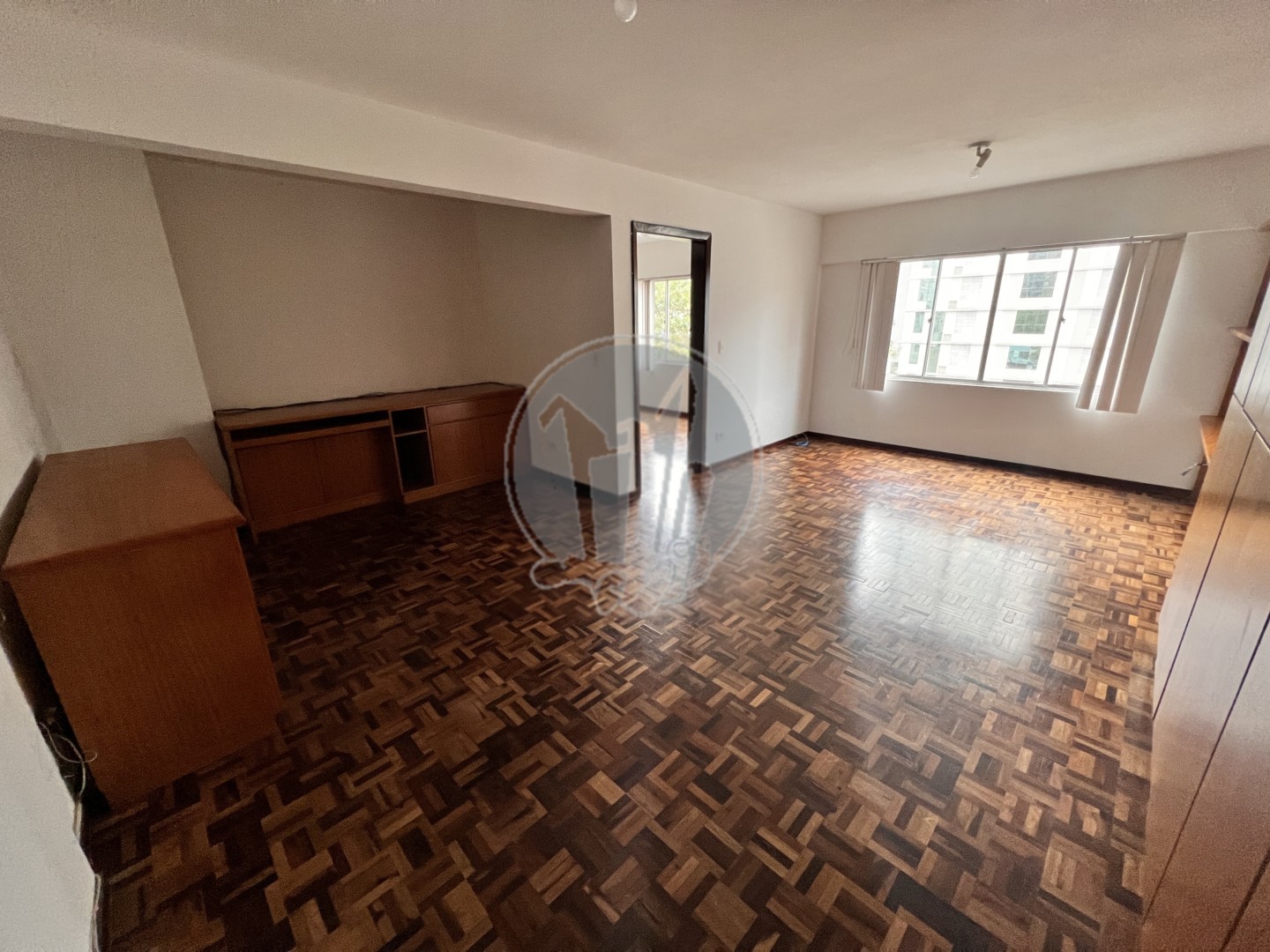 Conjunto Comercial para locacao no Centro em Curitiba com 50,9m² por R$ 1.875,00
