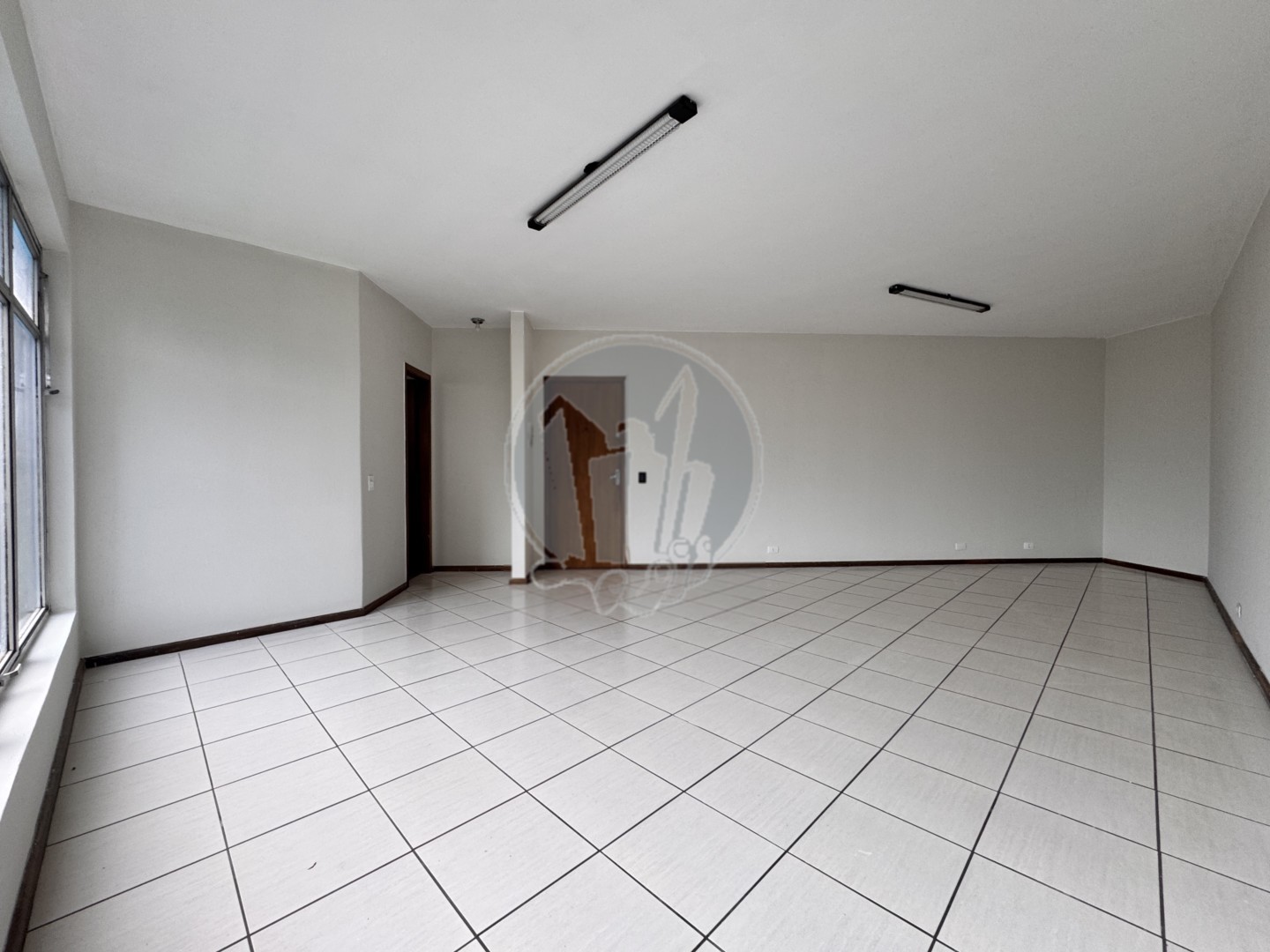 Sala/Conjunto Comercial para alugar em Novo Mundo, Curitiba — Portal Chave Fácil