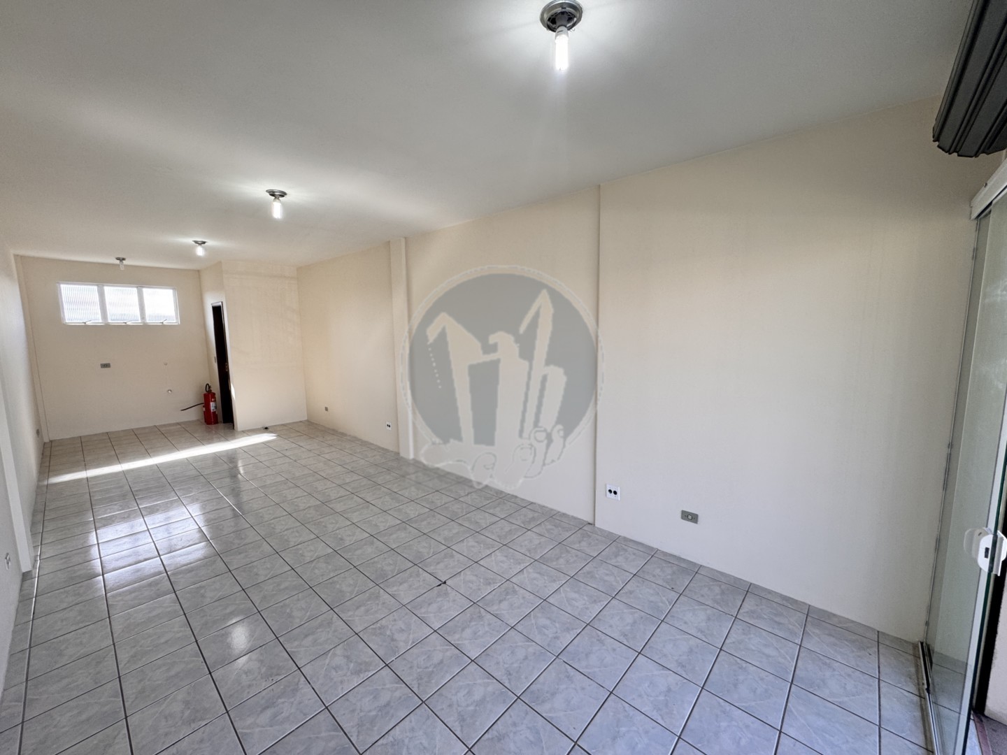 Loja para locacao no Boa Vista em Curitiba com 43,4m² por R$ 1.625,00