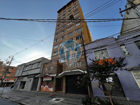 Apartamento para locacao no Centro em Curitiba com 52m² por R$ 1.500,00