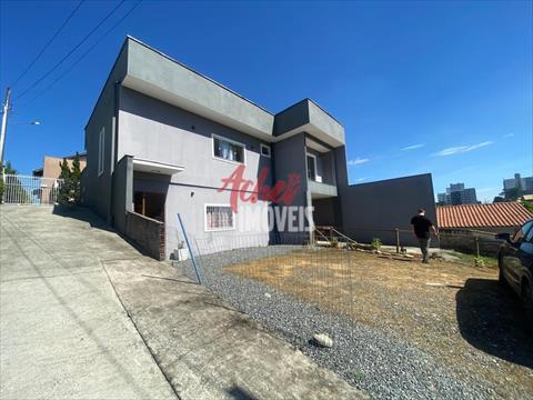 Sobrado para venda no Costa e Silva em Joinville com 259,8m² por R$ 785.000,00