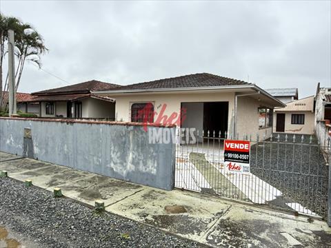 Casa para venda no Espinheiros em Joinville com 360m² por R$ 310.000,00