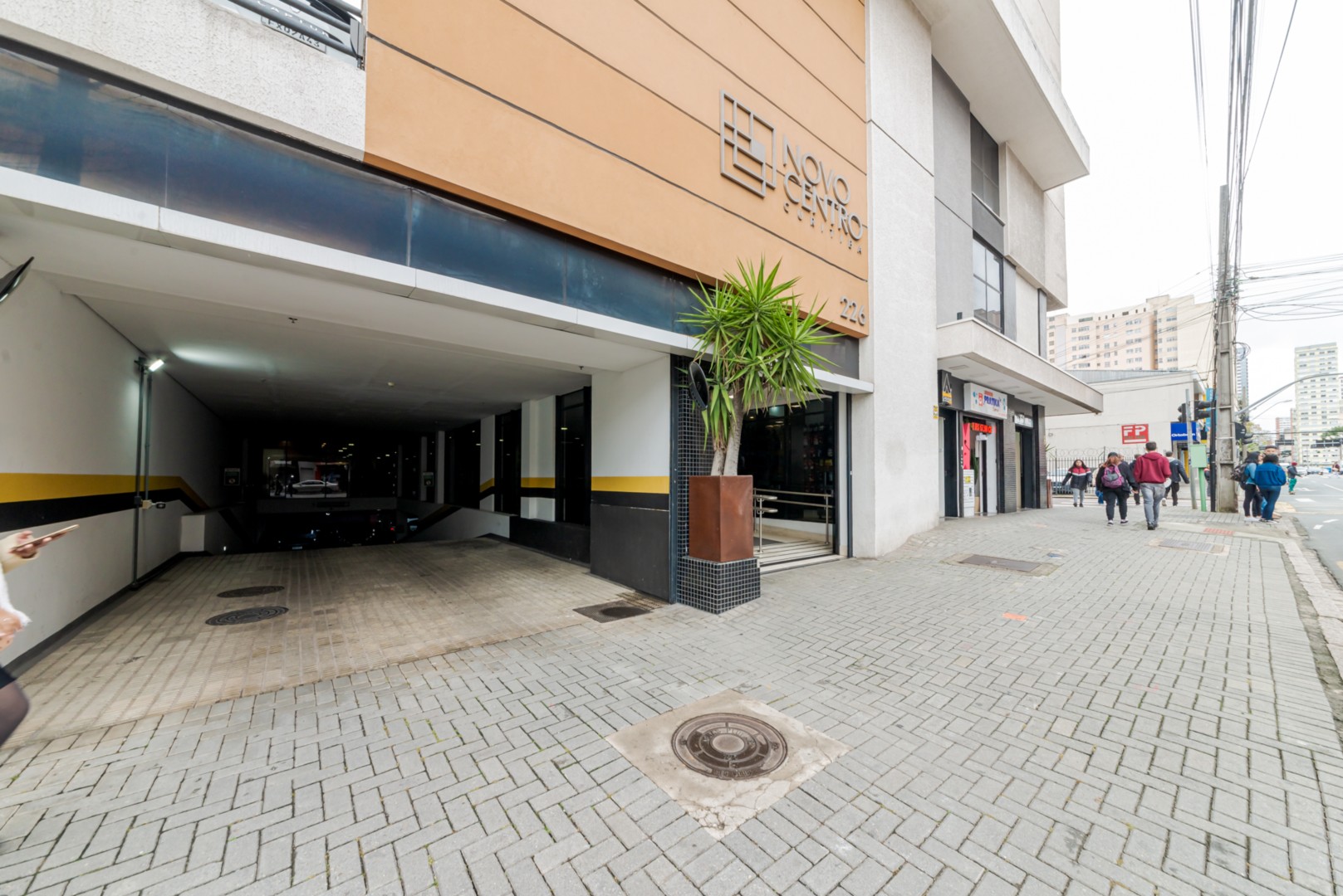 Conjunto Comercial para locacao no Centro em Curitiba com 43,95m² por R$ 1.875,00