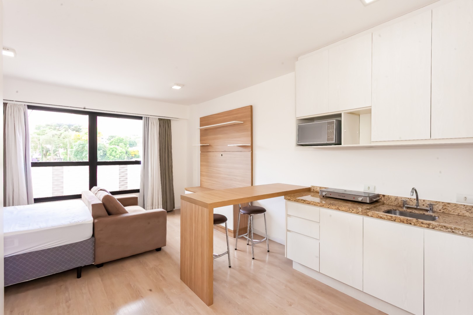 Apartamento para locacao no Alto da Gloria em Curitiba com 80,6m² por R$ 2.250,00