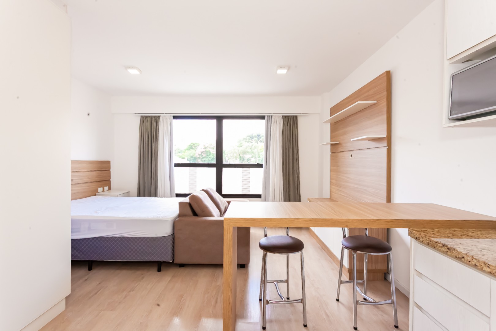 Apartamento para locacao no Alto da Gloria em Curitiba com 80,6m² por R$ 2.250,00