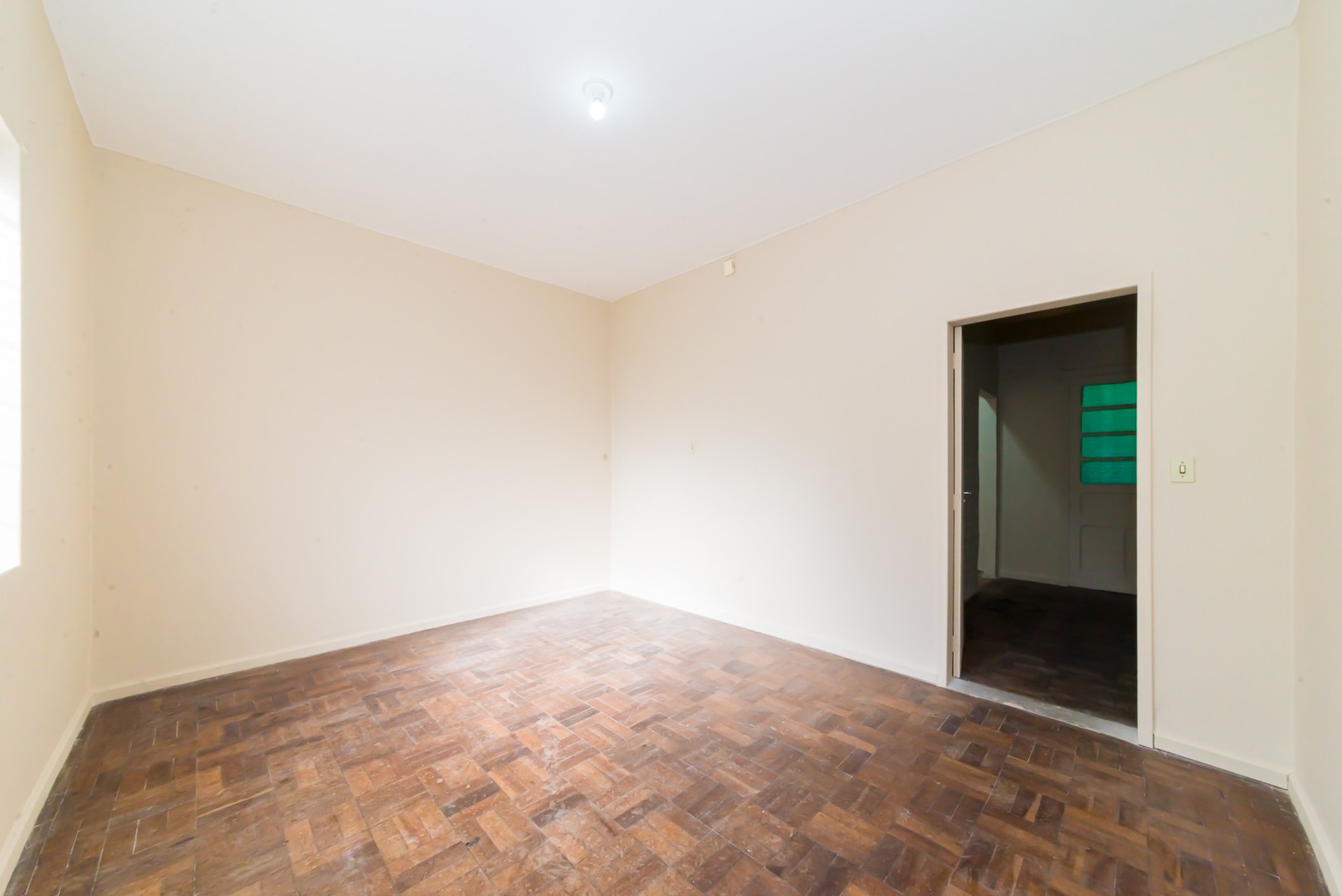 Loja para locacao no Centro em Curitiba com 0m² por R$ 1.000,00