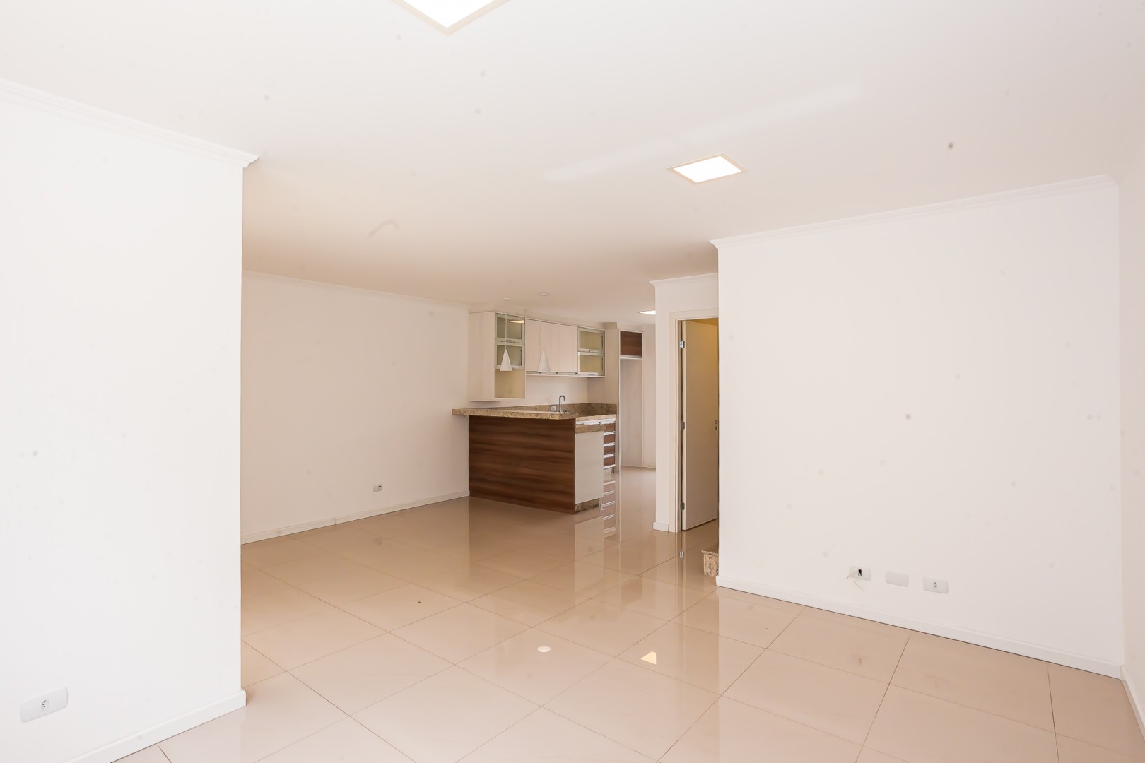 Sobrado para locacao no Sao Lourenco em Curitiba com 223,7m² por R$ 5.125,00