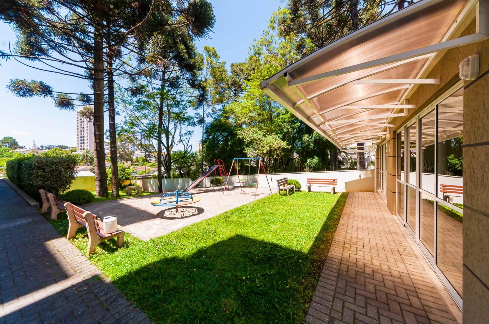 Apartamento para locacao no Santa Candida em Curitiba com 103,2m² por R$ 2.500,00