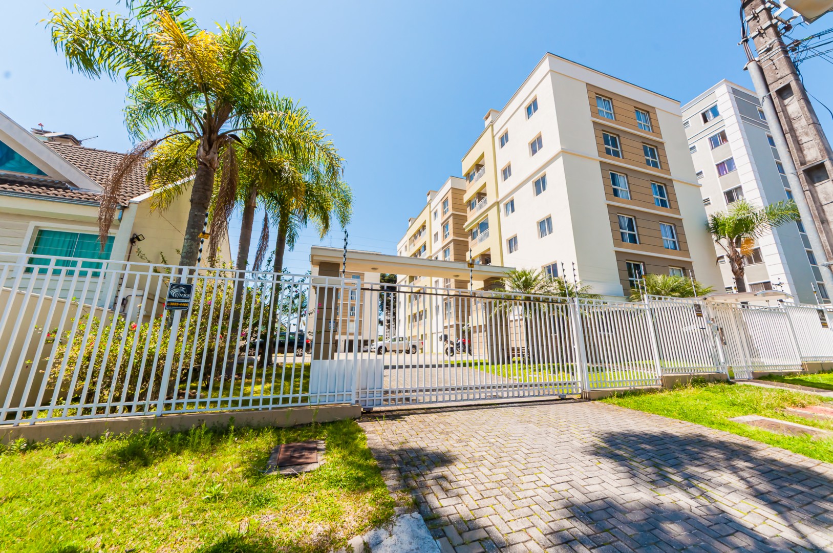 Apartamento para locacao no Santa Candida em Curitiba com 103,2m² por R$ 2.500,00