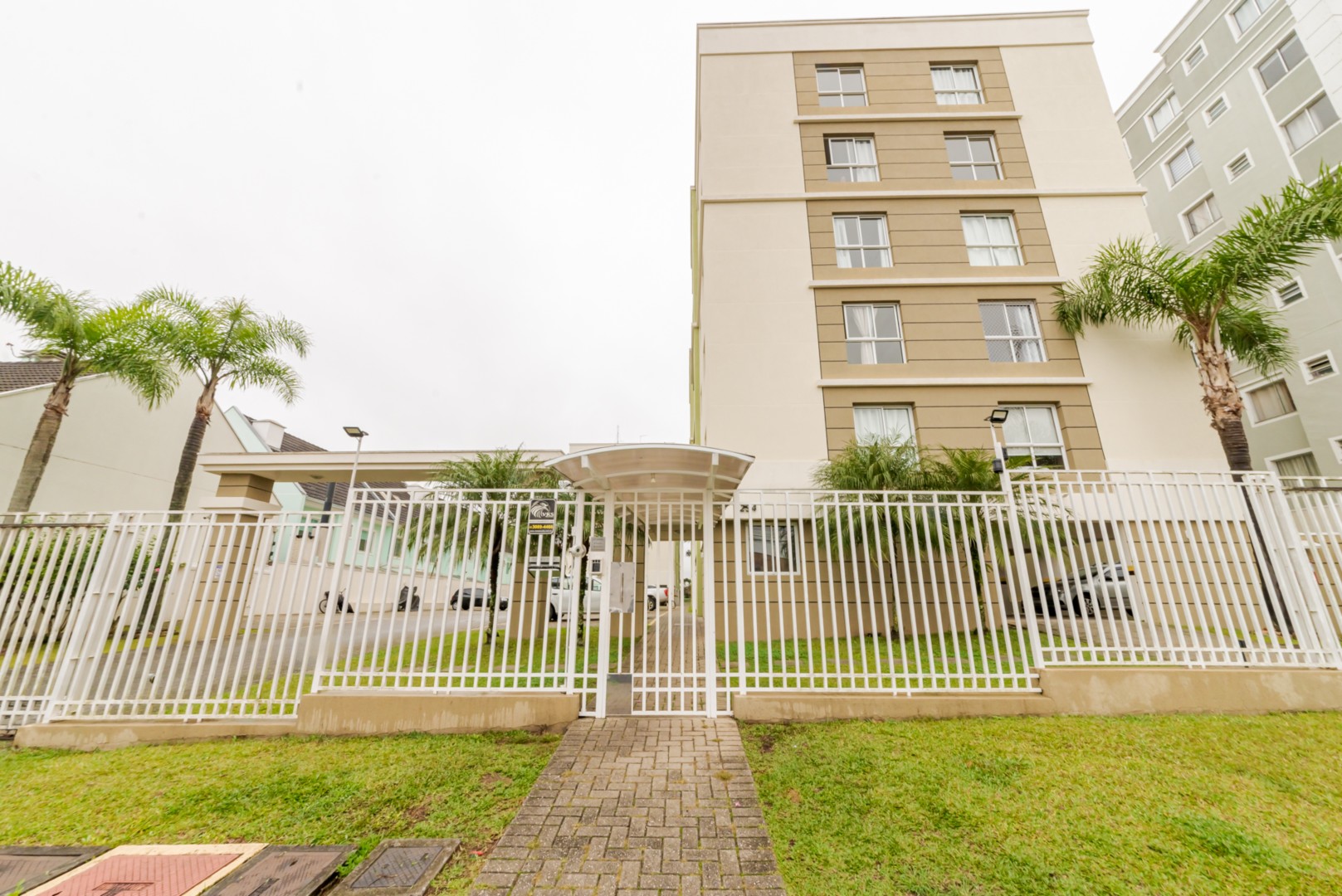 Apartamento para locacao no Santa Candida em Curitiba com 104,2m² por R$ 2.500,00