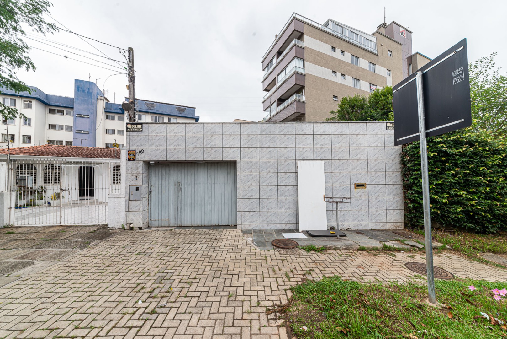 Residência para locacao no Agua Verde em Curitiba com 256m² por R$ 4.875,00