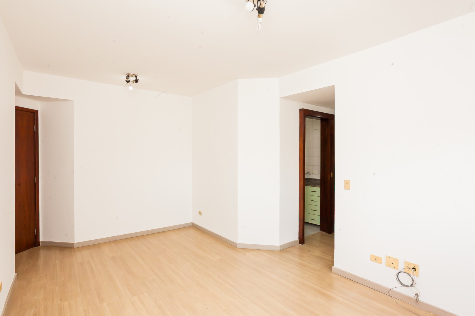 Apartamento para alugar em Centro, Curitiba — Portal Chave Fácil