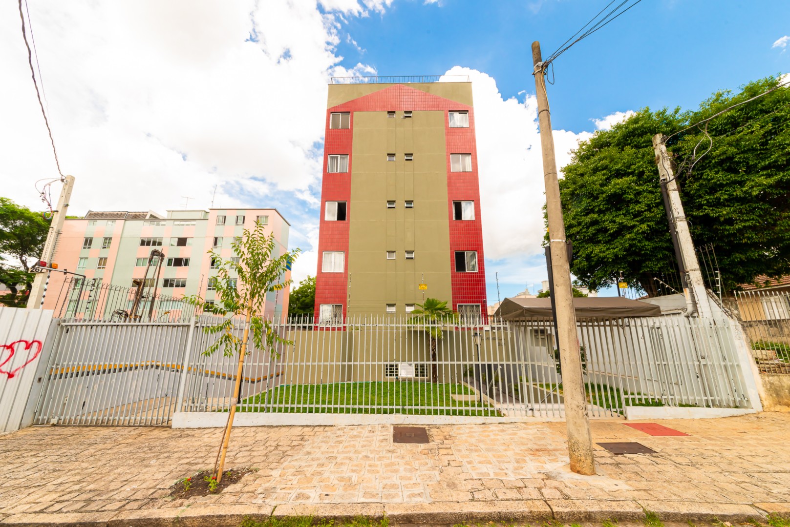 Apartamento para locacao no Jardim Botanico em Curitiba com 35,51m² por R$ 1.750,00