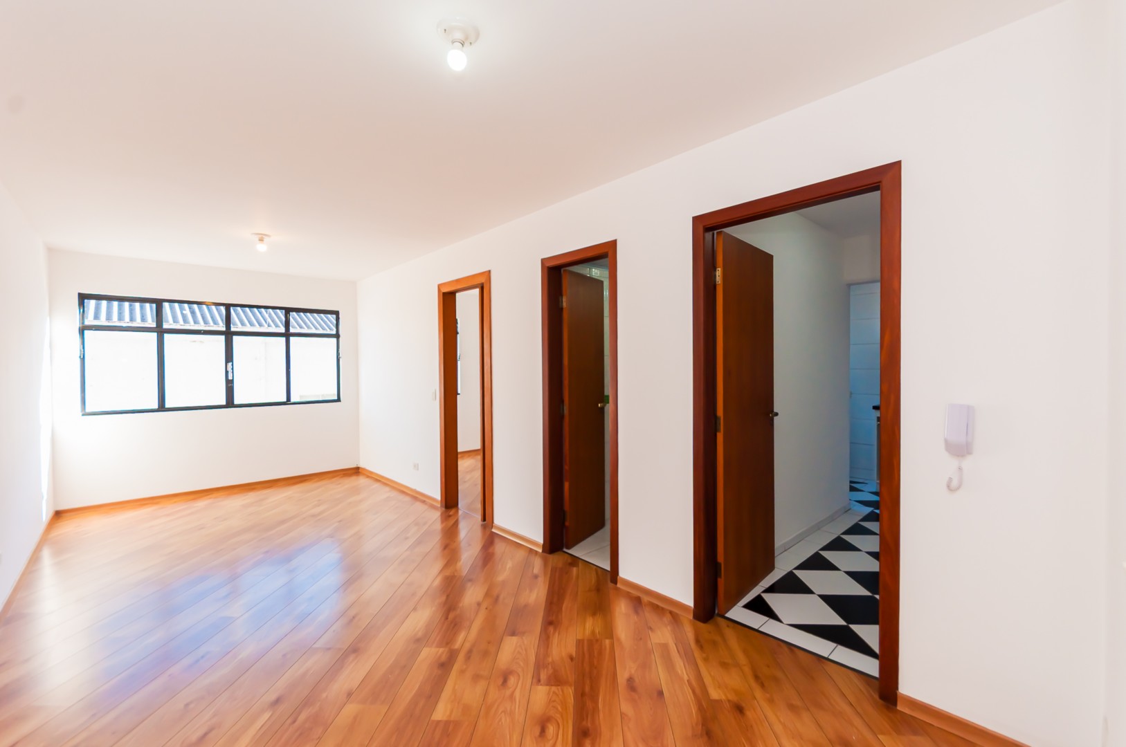 Apartamento para locacao no Reboucas em Curitiba com 39,5m² por R$ 2.250,00