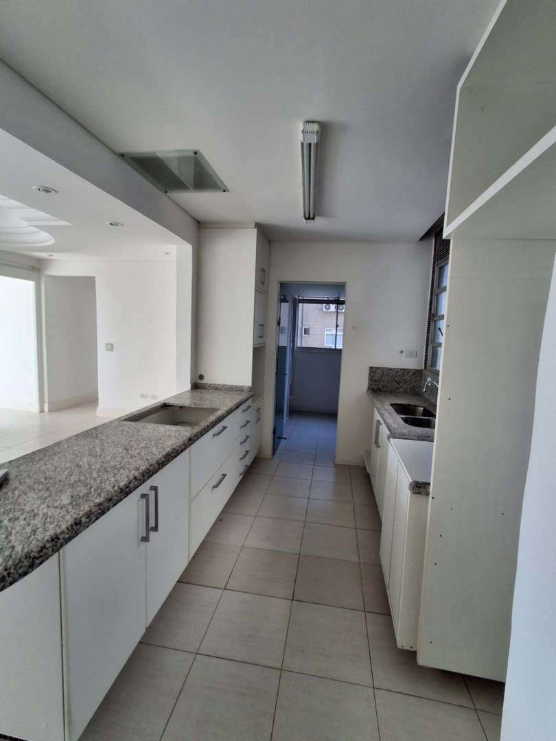 Apartamento para locacao no Bacacheri em Curitiba com 130,6m² por R$ 3.000,00
