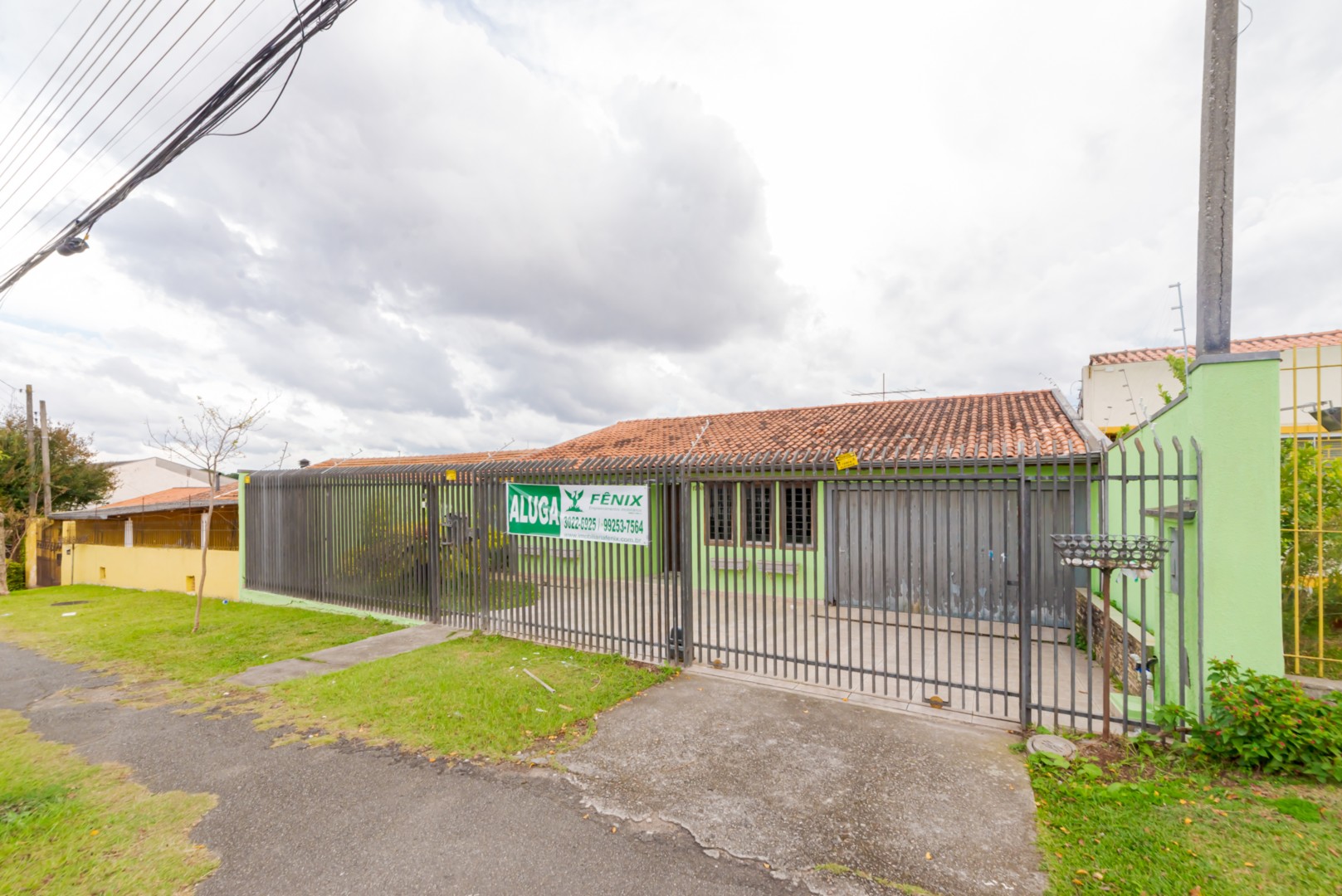 Residência para locacao no Cajuru em Curitiba com 286m² por R$ 6.250,00