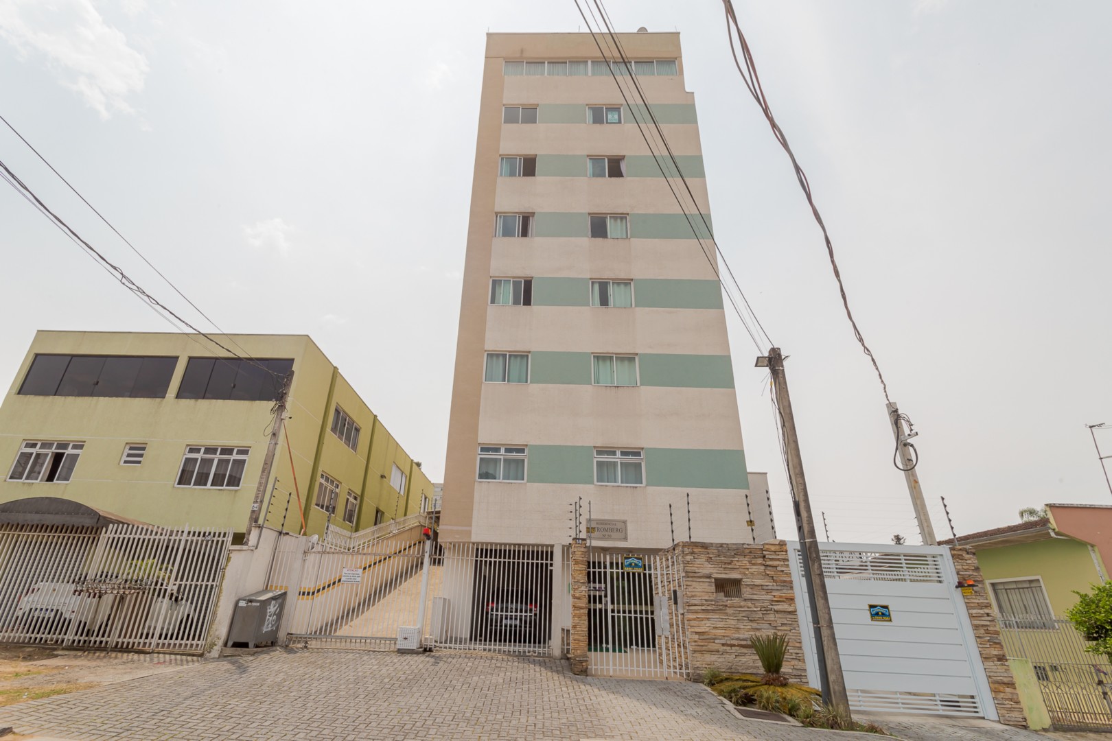 Apartamento para locacao no Santa Candida em Curitiba com 65,15m² por R$ 2.500,00