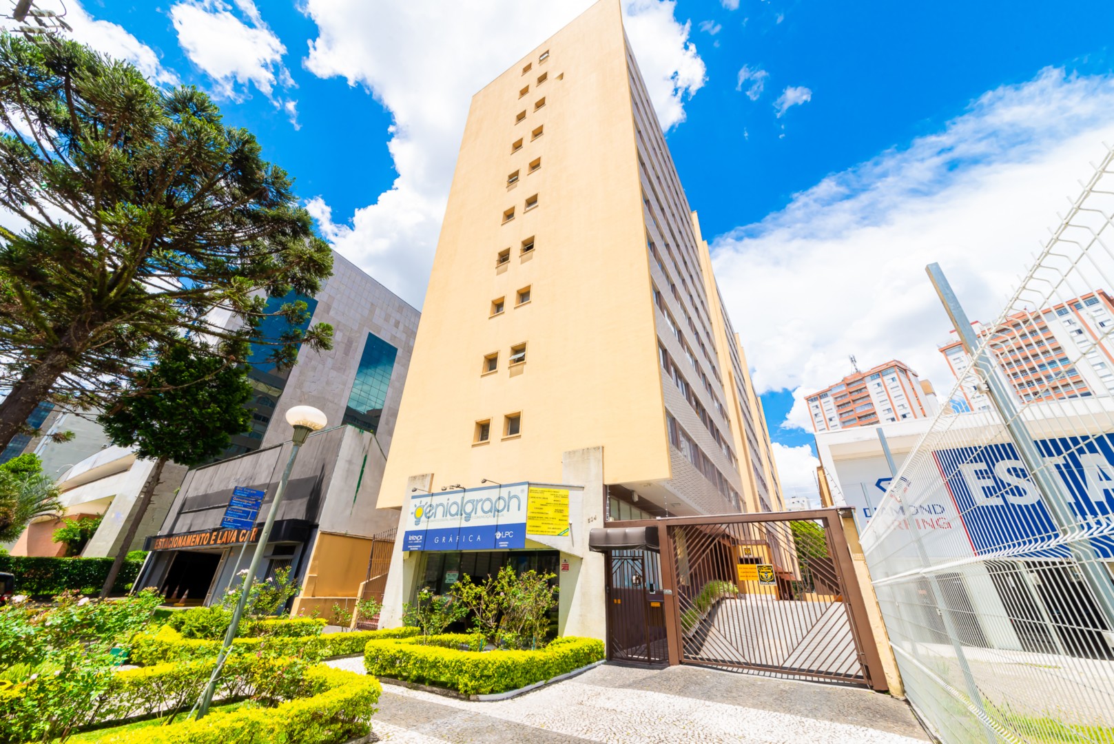Apartamento para locacao no Centro Civico em Curitiba com 93m² por R$ 3.750,00