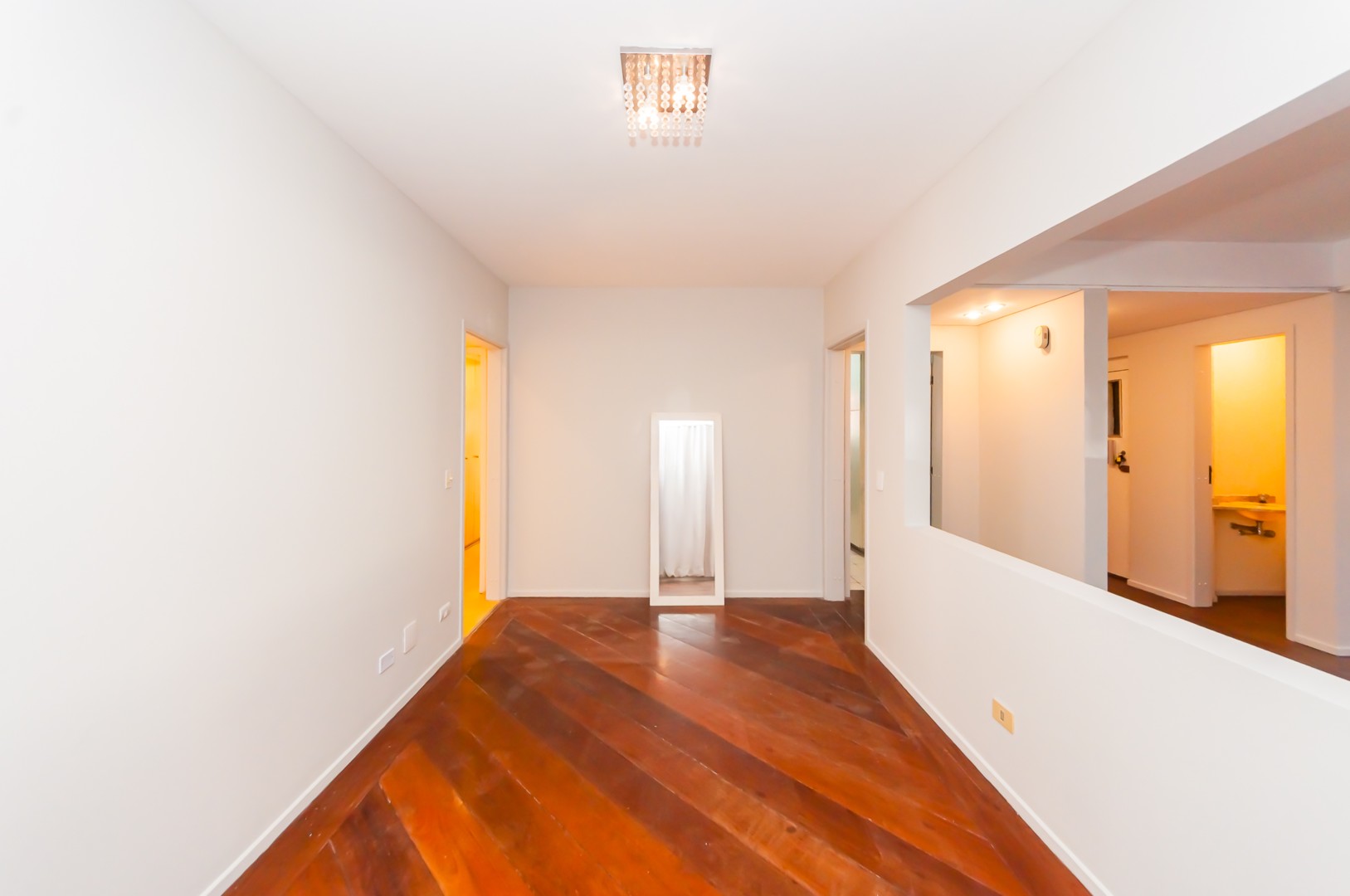 Apartamento para alugar em Juveve, Curitiba — MAFI ADMINISTRADORA DE IMOVEIS LTDA