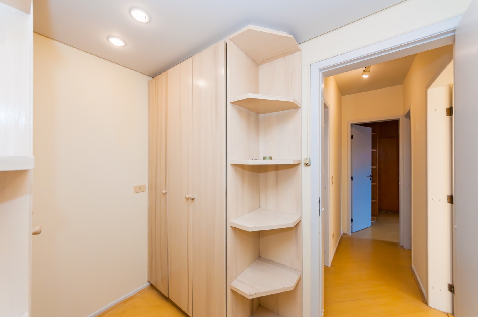 Apartamento para alugar em Juveve, Curitiba — MAFI ADMINISTRADORA DE IMOVEIS LTDA