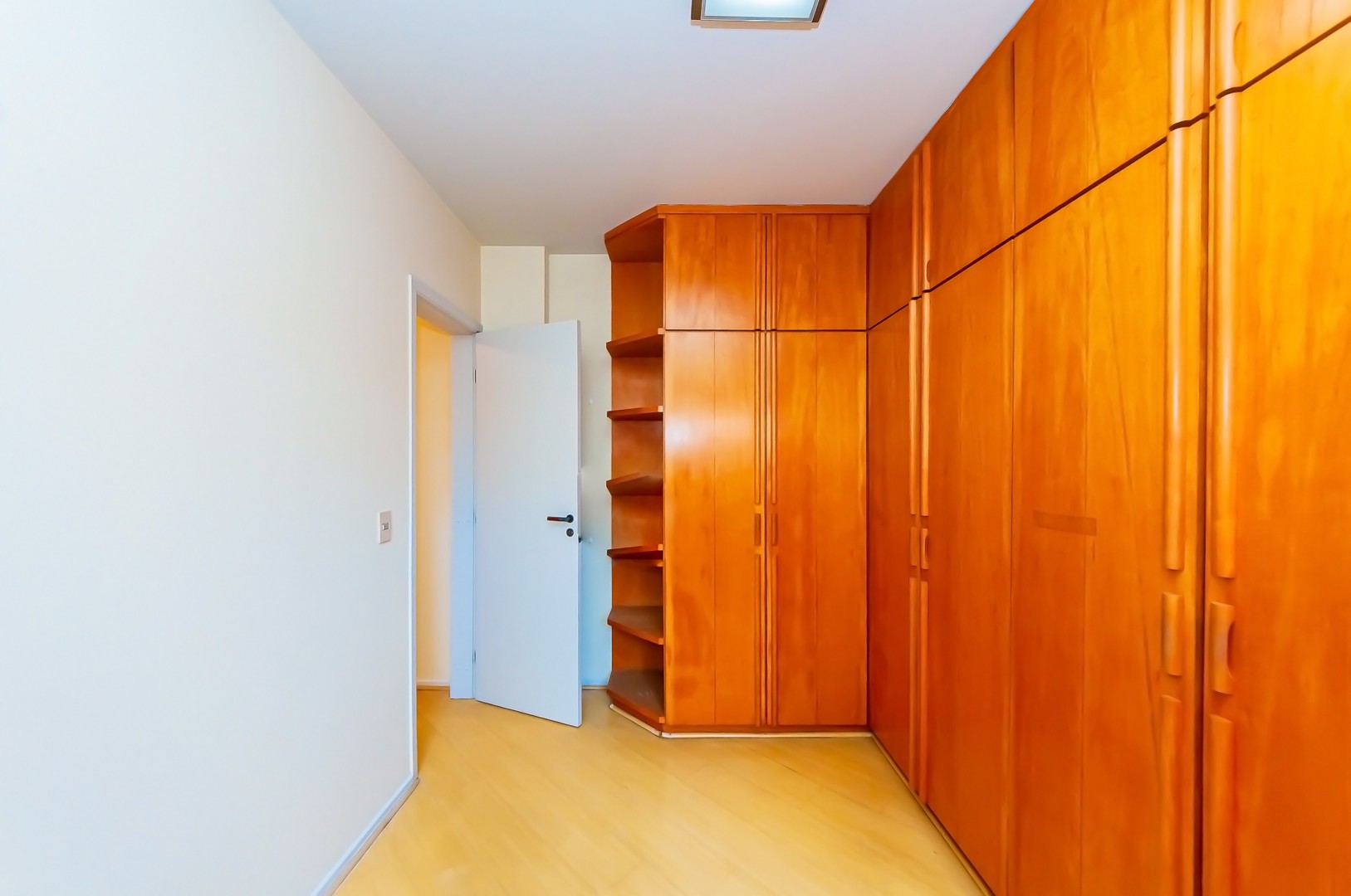 Apartamento para alugar em Juveve, Curitiba — MAFI ADMINISTRADORA DE IMOVEIS LTDA