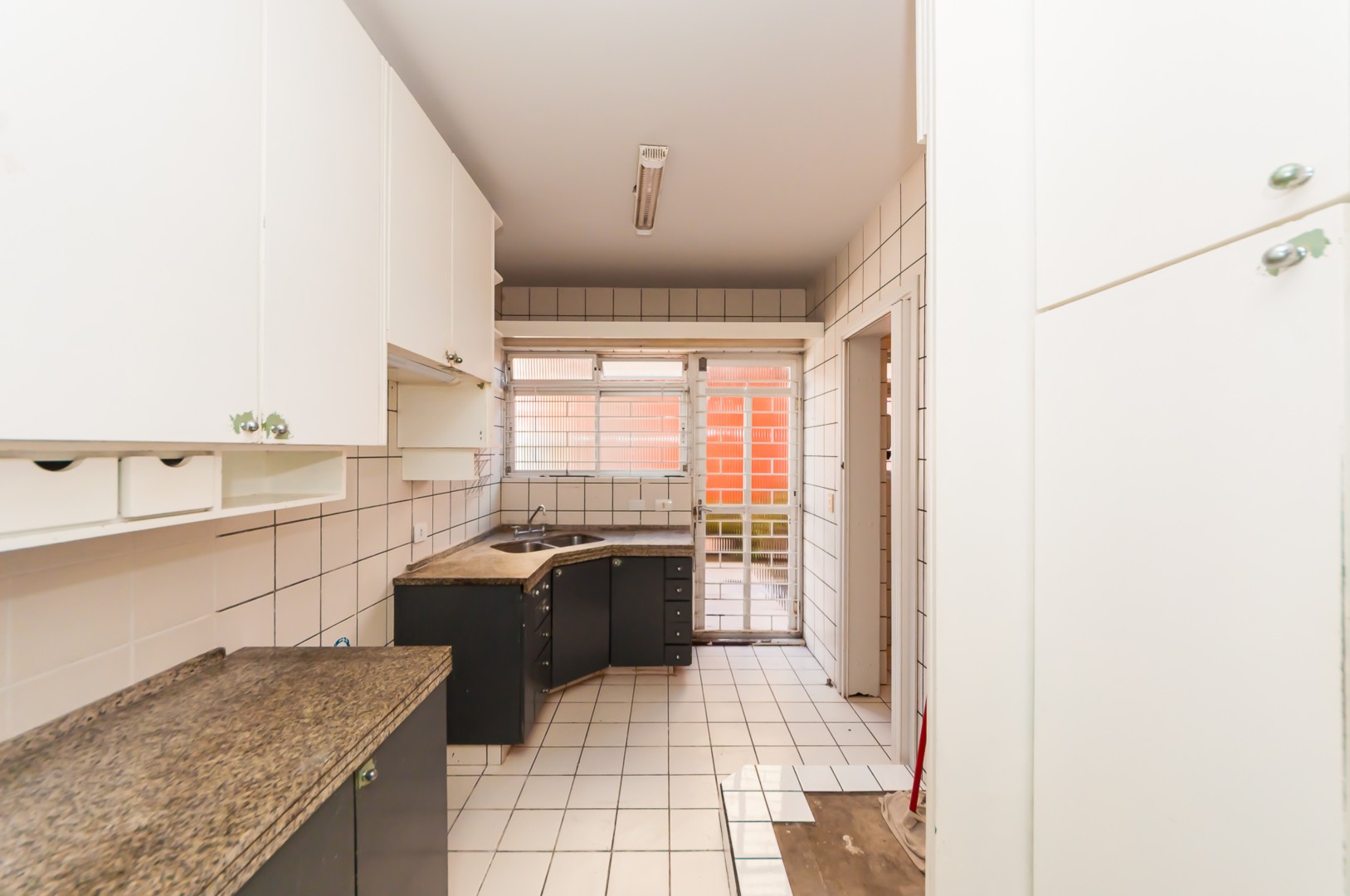 Apartamento para alugar em Juveve, Curitiba — MAFI ADMINISTRADORA DE IMOVEIS LTDA
