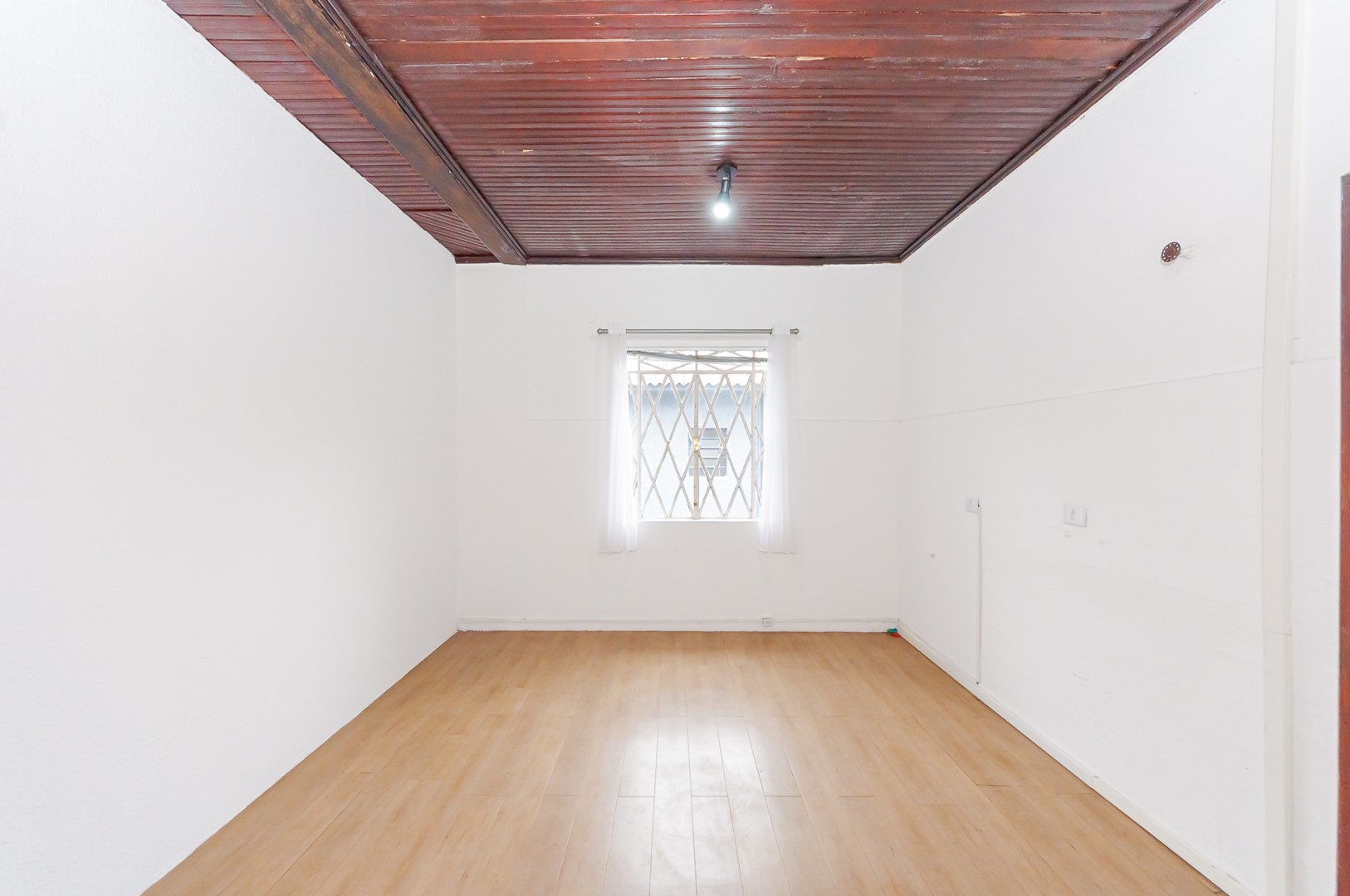 Comercial para alugar em Sao Francisco, Curitiba — Kondor Imóveis: Imobiliária em Curitiba | Uma imobiliária pra você