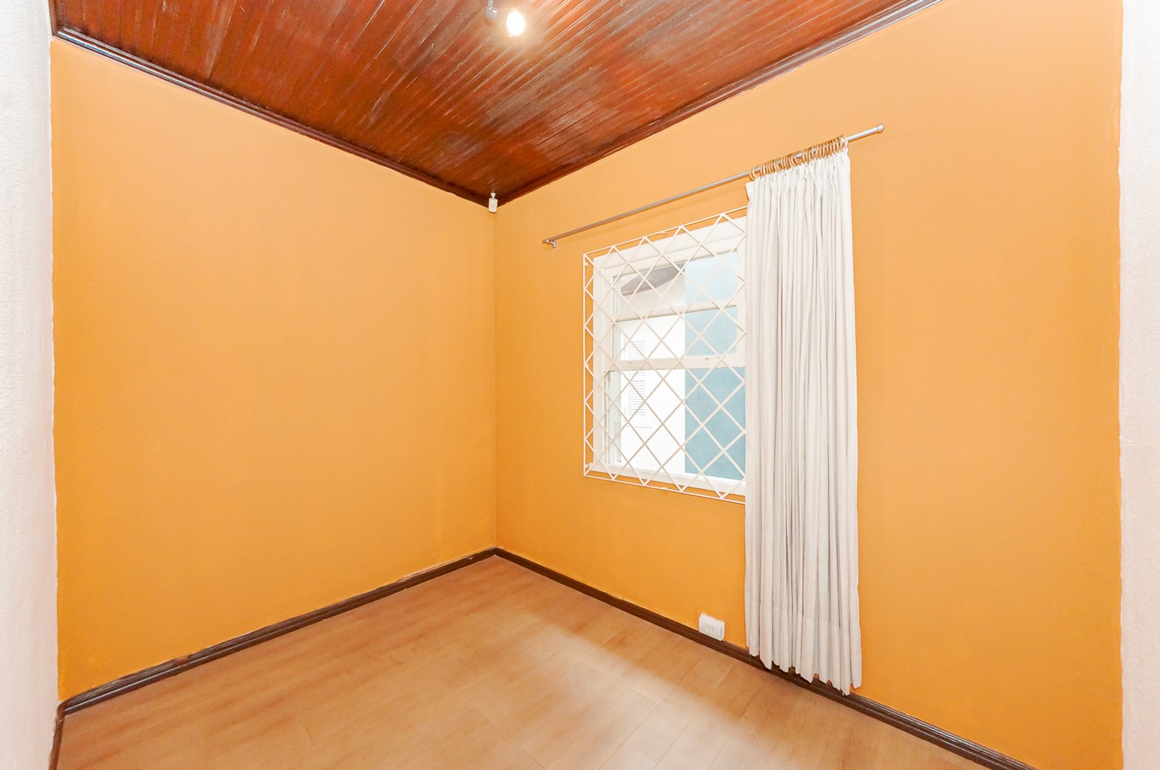 Comercial para alugar em Sao Francisco, Curitiba — Kondor Imóveis: Imobiliária em Curitiba | Uma imobiliária pra você