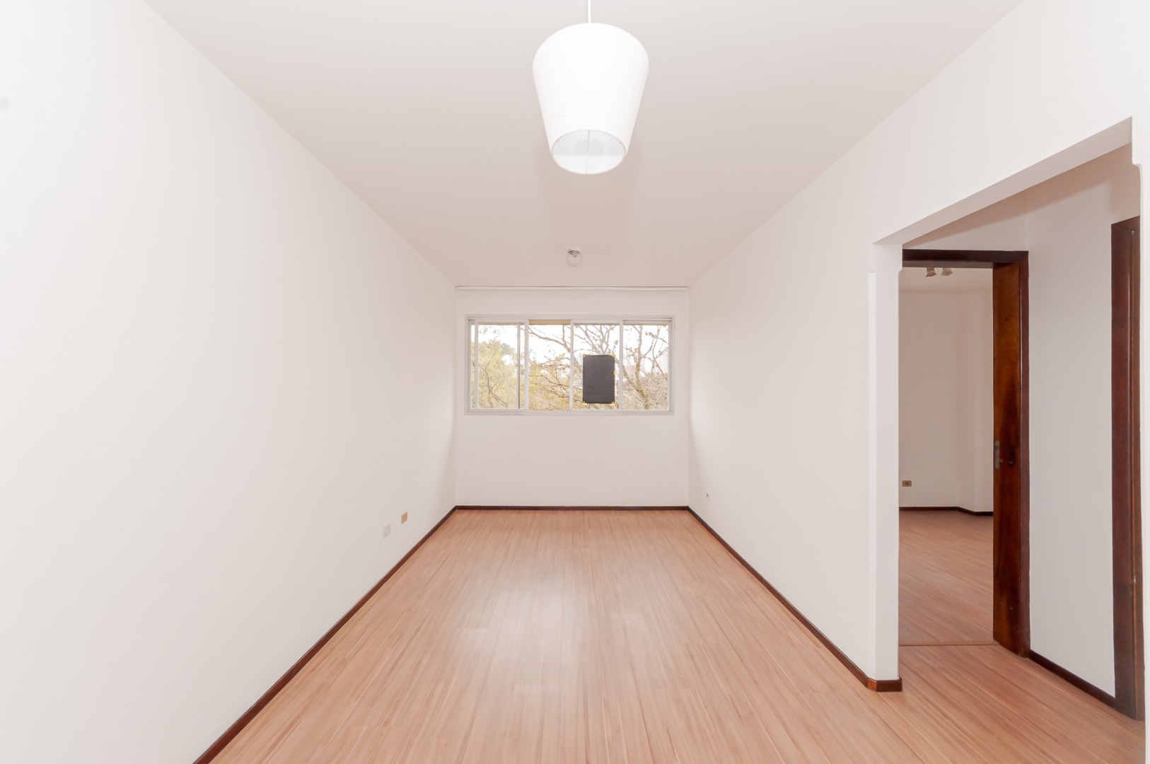 Apartamento para locacao no Cristo Rei em Curitiba com 62m² por R$ 2.250,00