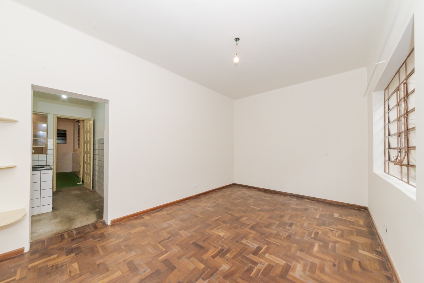 Apartamento para locacao no Centro em Curitiba com 60m² por R$ 1.500,00