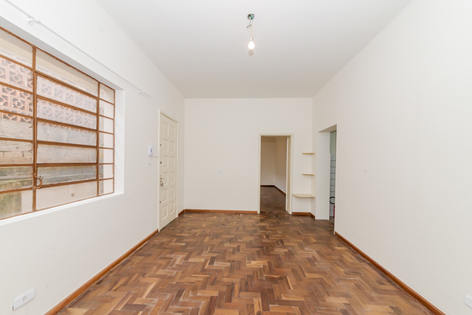 Apartamento para locacao no Centro em Curitiba com 60m² por R$ 1.500,00