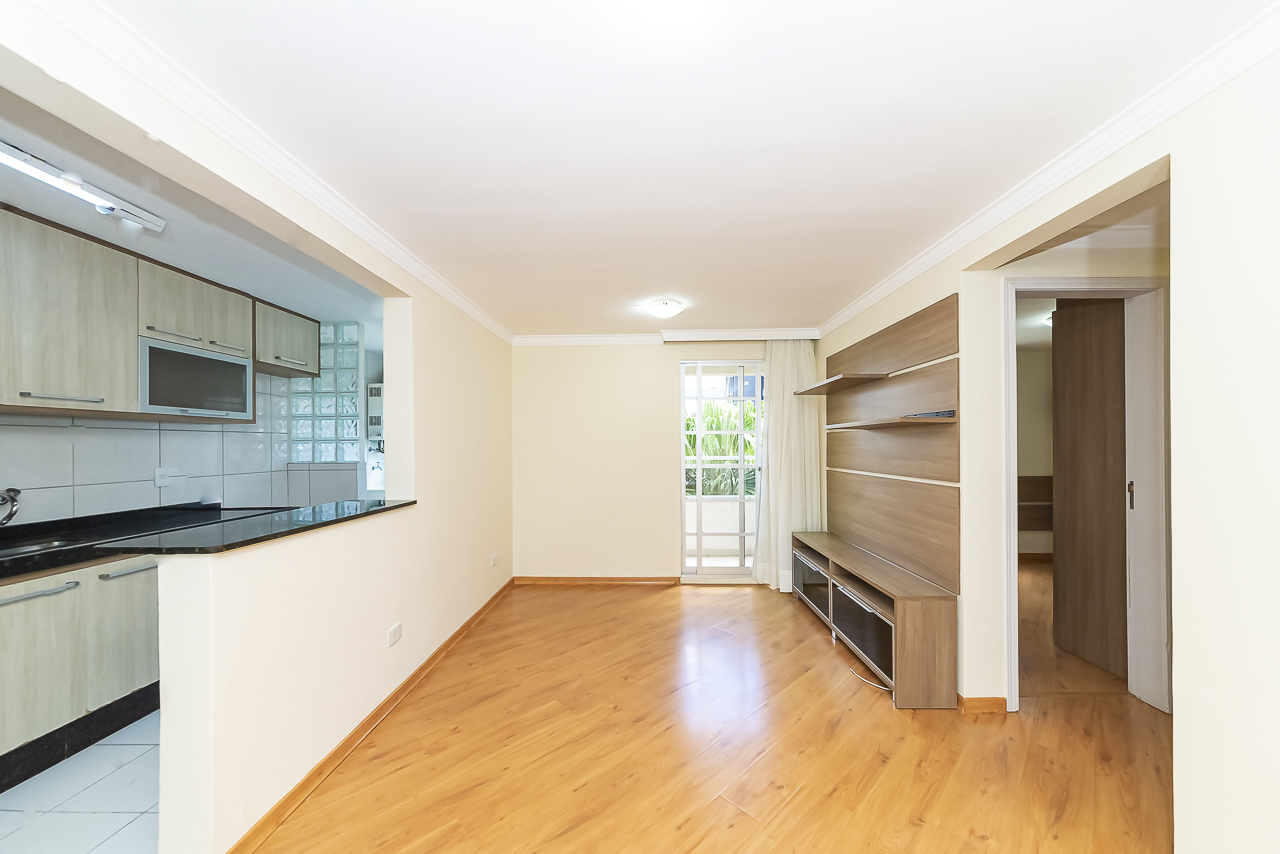 Apartamento para locacao no Cabral em Curitiba com 102,65m² por R$ 3.750,00