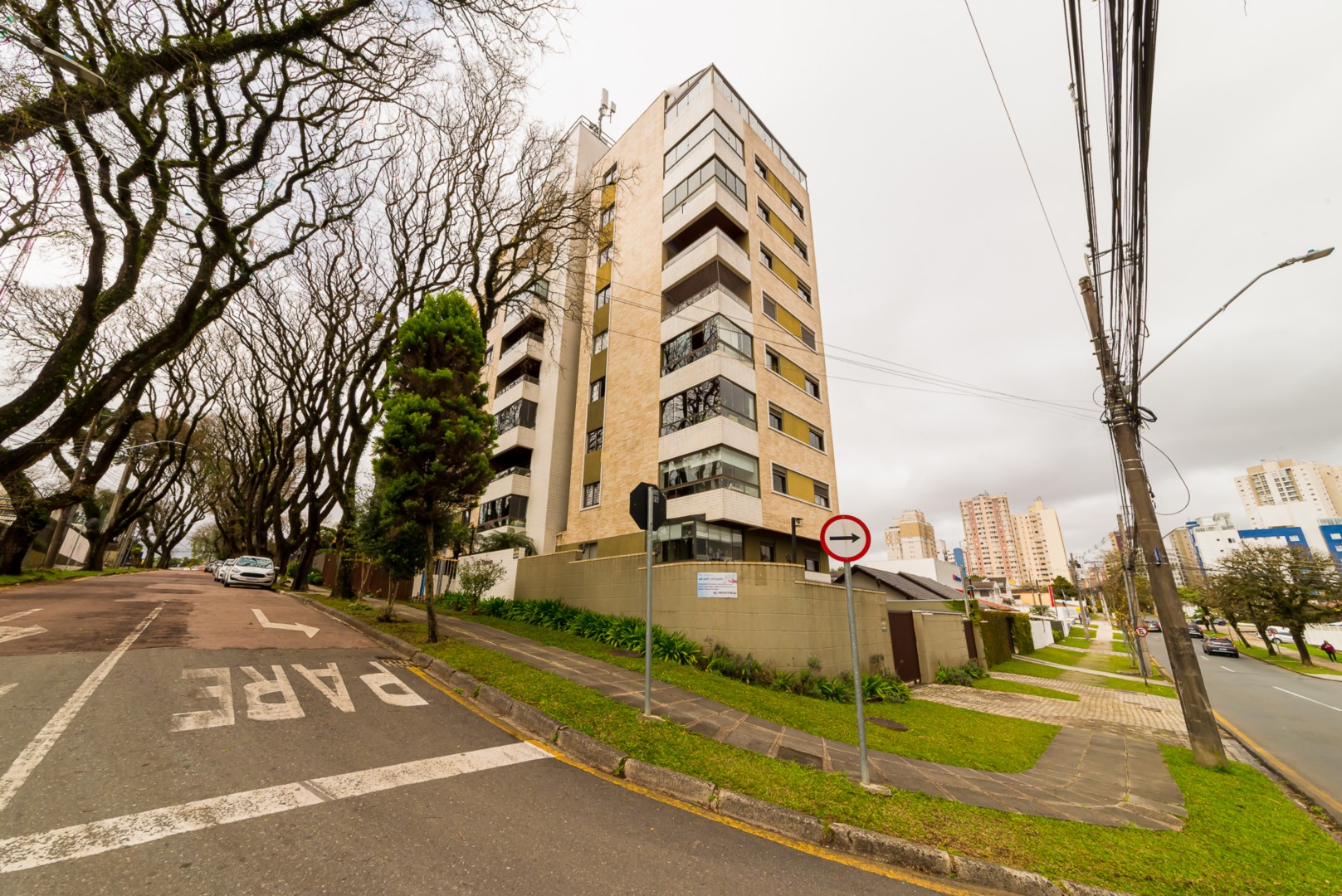 Apartamento para locacao no Cristo Rei em Curitiba com 117,84m² por R$ 3.500,00